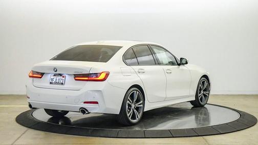 Alpine White 2023 BMW 330 330i
