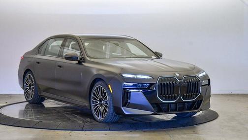 2026 BMW 740 740i
