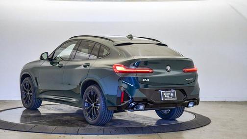 2025 BMW X4 xDrive30i