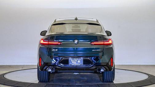 2025 BMW X4 xDrive30i