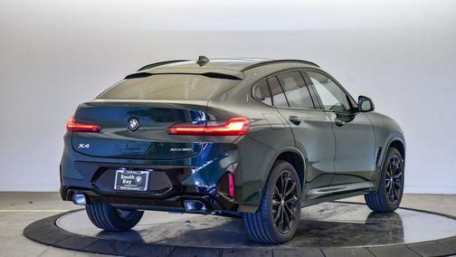 2025 BMW X4 xDrive30i