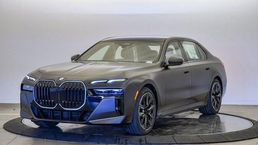 2026 BMW 740 740i