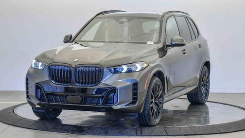 Manhattan Green Metallic 2026 BMW X5 xDrive40i