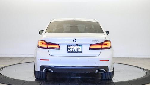 Mineral White Metallic 2023 BMW 530 i