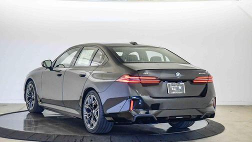 Black Sapphire Metallic 2026 BMW i5 xDrive40
