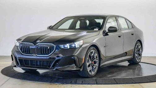 Black Sapphire Metallic 2026 BMW i5 xDrive40