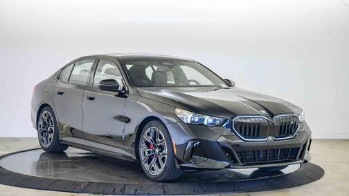 Black Sapphire Metallic 2026 BMW i5 xDrive40