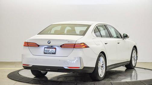 2025 BMW 530 i