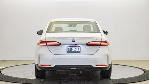 2025 BMW 530 i