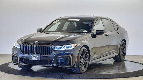 2022 BMW 740 i