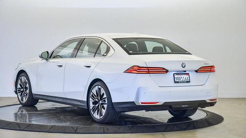 2025 BMW 530 i