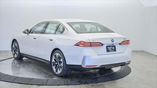 2025 BMW i5 xDrive40