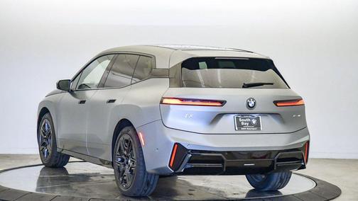 2026 BMW iX xDrive60