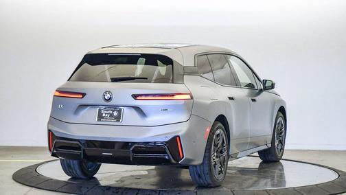 2026 BMW iX xDrive60