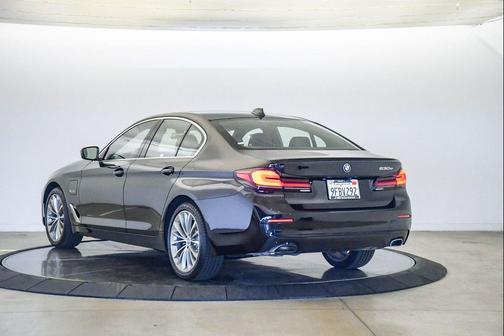 Jet Black 2023 BMW 530e Base