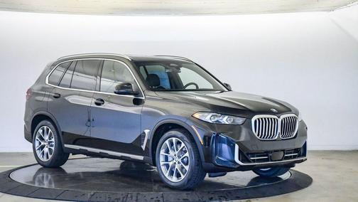 Black Sapphire Metallic 2026 BMW X5 PHEV xDrive50e
