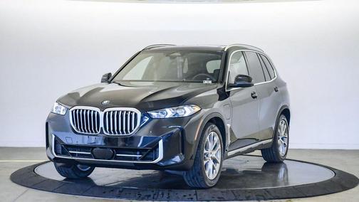 Black Sapphire Metallic 2026 BMW X5 PHEV xDrive50e
