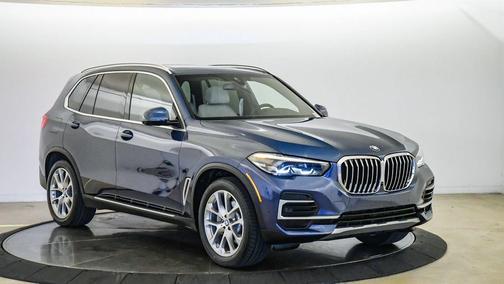 Phytonic Blue Metallic 2022 BMW X5 sDrive40i