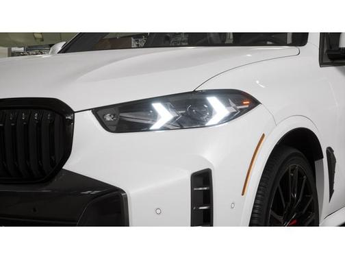 Mineral White Metallic 2026 BMW X5 sDrive40i