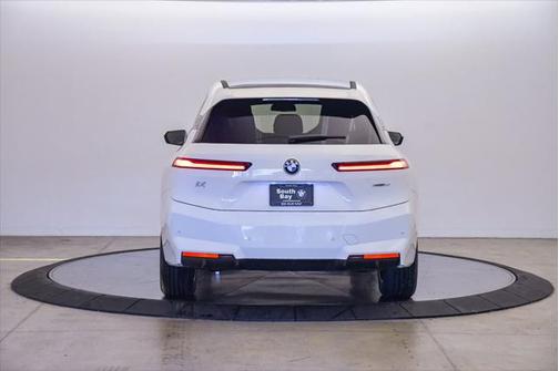 2026 BMW iX xDrive60