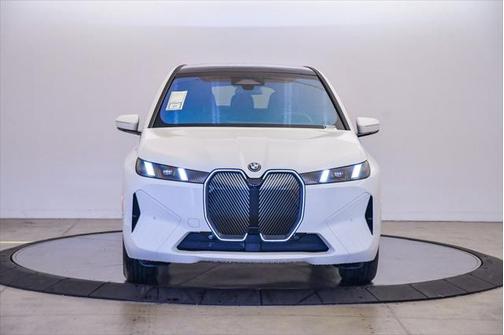 2026 BMW iX xDrive60