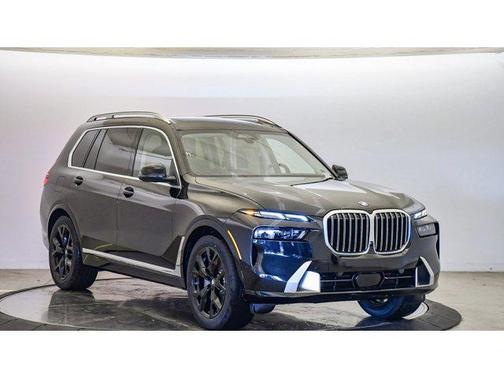 Black Sapphire Metallic 2026 BMW X7 xDrive40i
