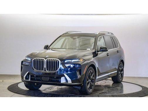 Black Sapphire Metallic 2026 BMW X7 xDrive40i