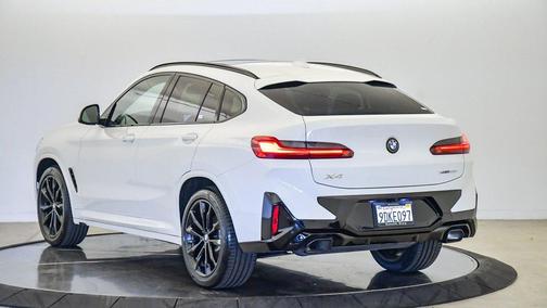 2023 BMW X4 xDrive30i