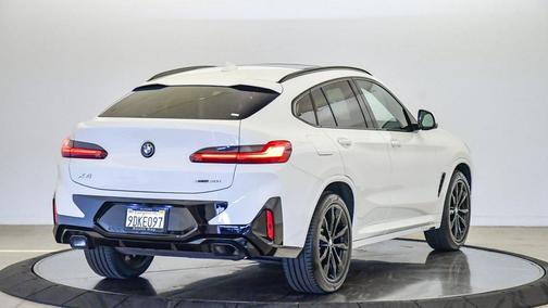 2023 BMW X4 xDrive30i