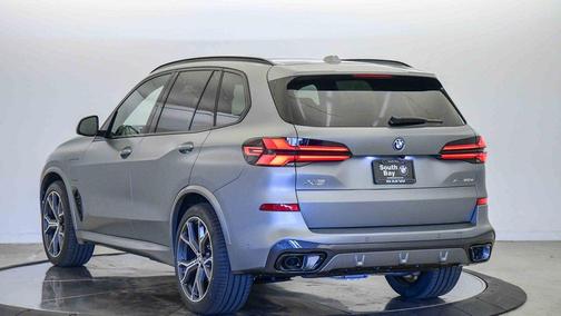 Frozen Pure Grey Metallic 2026 BMW X5 PHEV xDrive50e