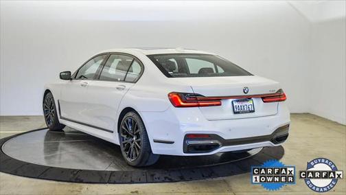 2022 BMW 740 i