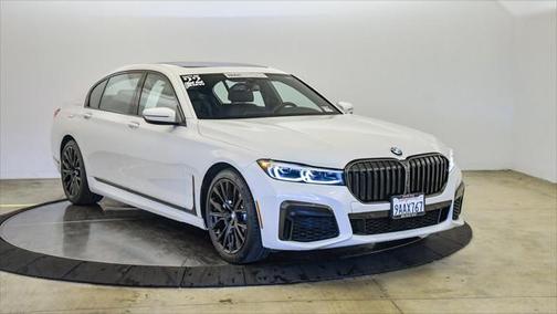 2022 BMW 740 i