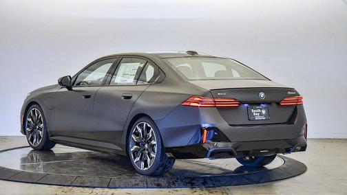 2026 BMW 550e 550e xDrive