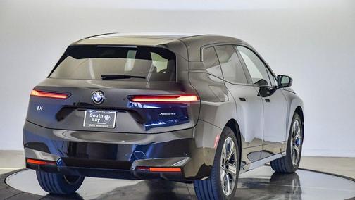 2026 BMW iX xDrive45