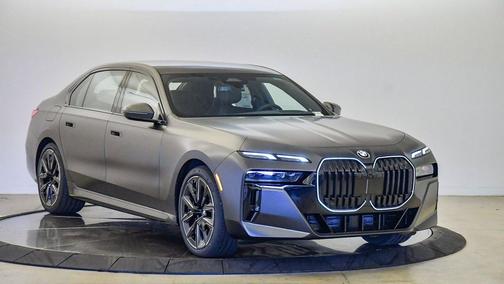 2026 BMW 740 i
