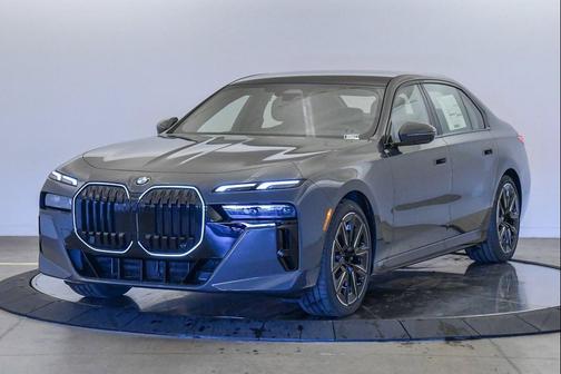 2026 BMW 740 740i