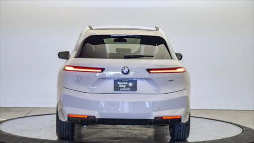 2026 BMW iX xDrive60