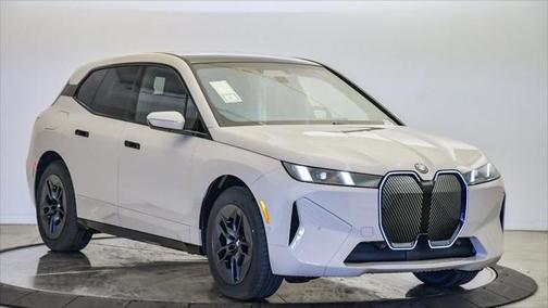 2026 BMW iX xDrive60