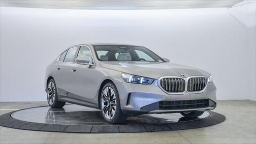 2025 BMW 530 i