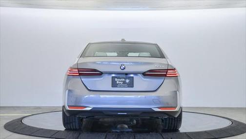2025 BMW 530 i