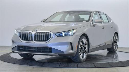 2025 BMW 530 i