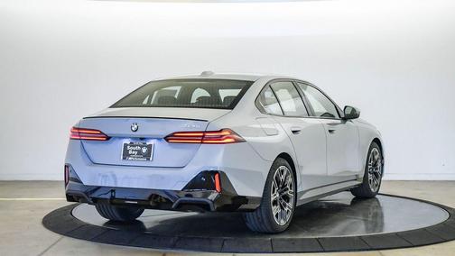 Brooklyn Grey Metallic 2027 BMW 530 i