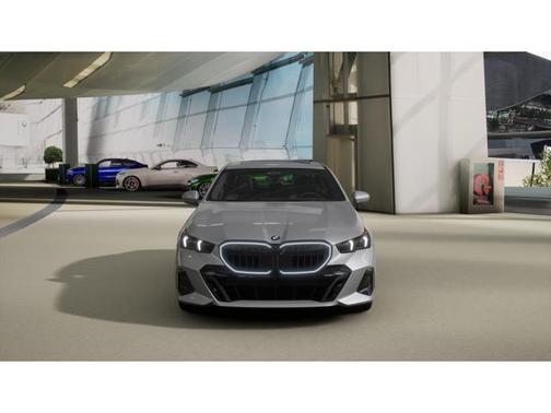 Brooklyn Grey Metallic 2027 BMW 530 i