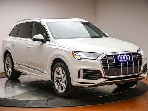 Carrara White 2023 Audi Q7 55 Premium