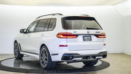 Mineral White Metallic 2027 BMW X7 M60i