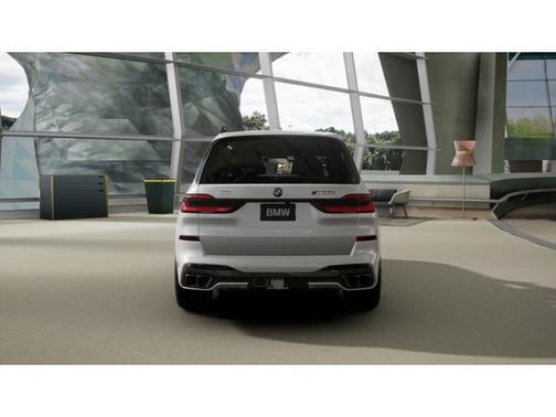 Mineral White Metallic 2027 BMW X7 M60i