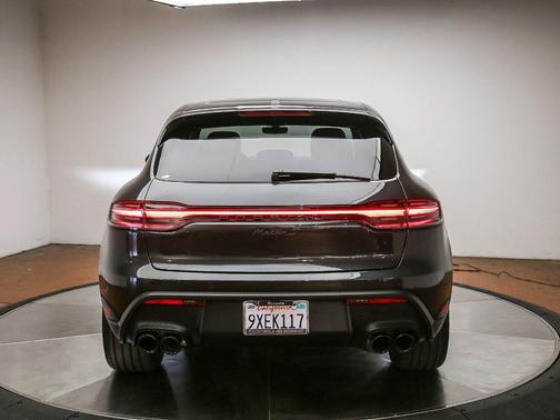 Volcano 2025 Porsche Macan Macan