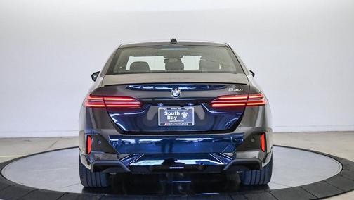 Black Sapphire Metallic 2027 BMW 530 i