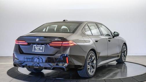 Black Sapphire 2027 BMW 530 i