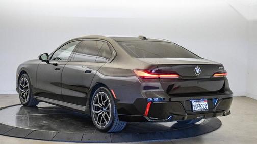 Black Sapphire Metallic 2024 BMW 740 740i